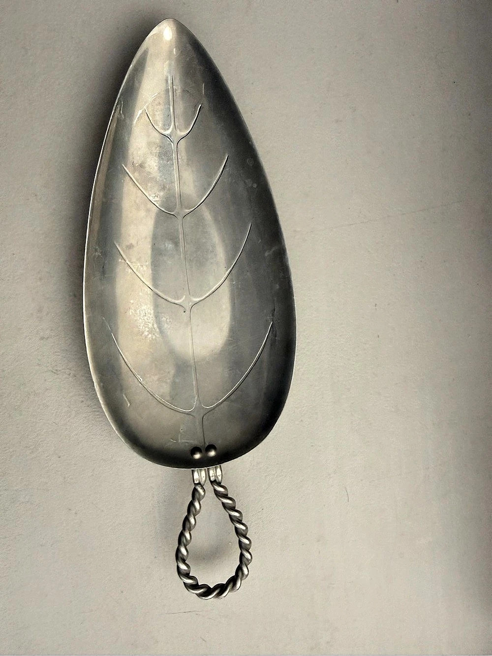 EUC Vintage B.W. Buenilum aluminum leaf-shaped serving dish